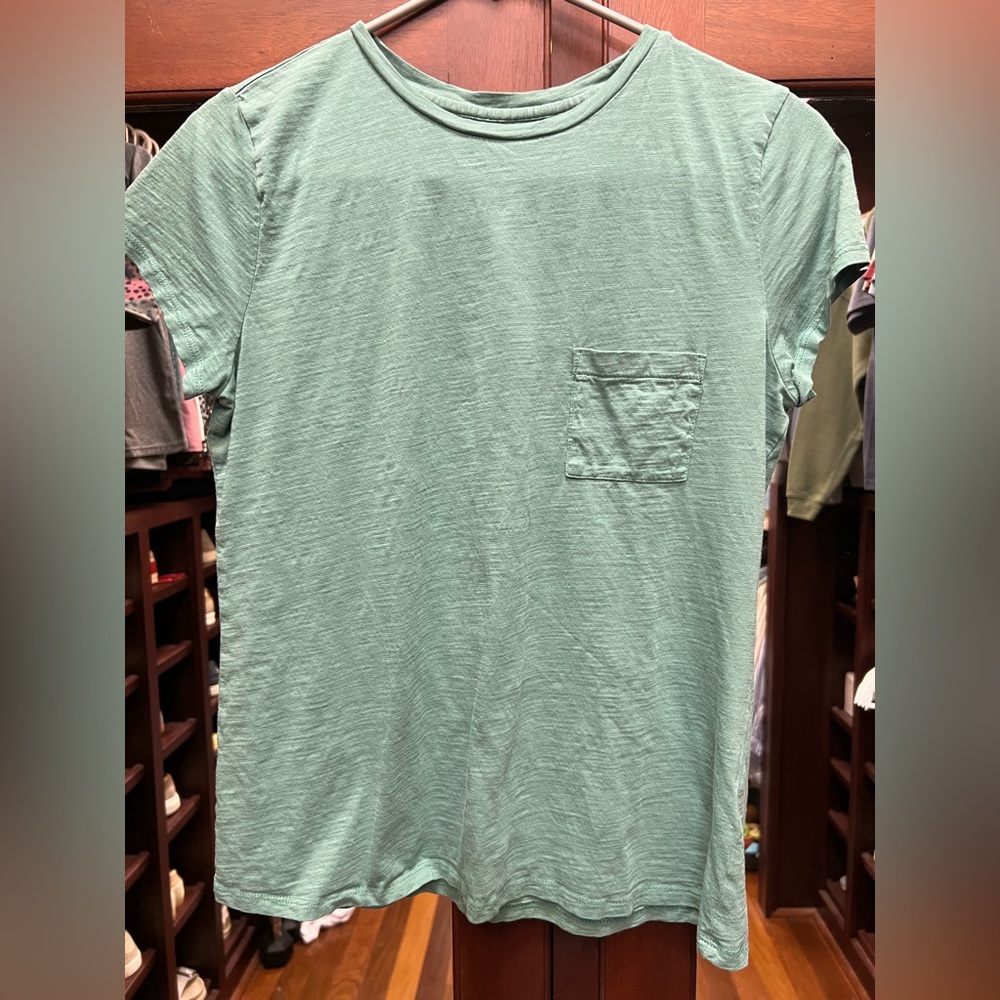 Garnet Hill Small Green Weekender Pocket T-Shirt